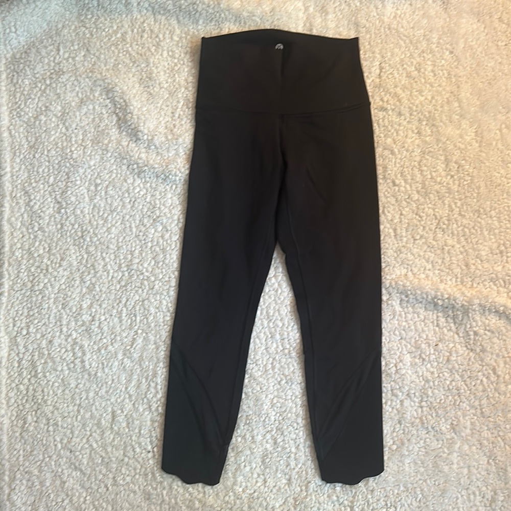 Special edition Lululemon scalloped wunder unders